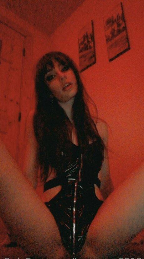 tara rose0213 modèle nu photo