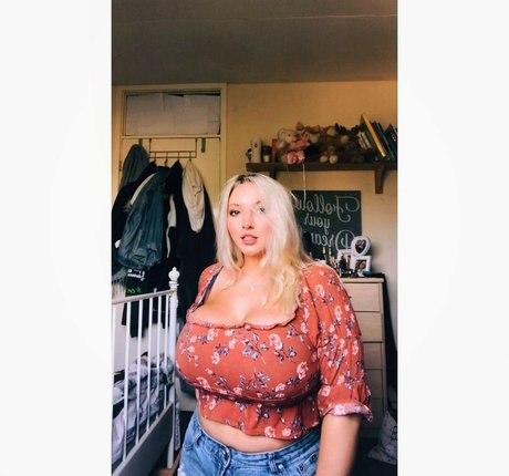 Shona Colson modèle joli galeries