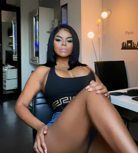 Rihanna Miller belle étoile galeries