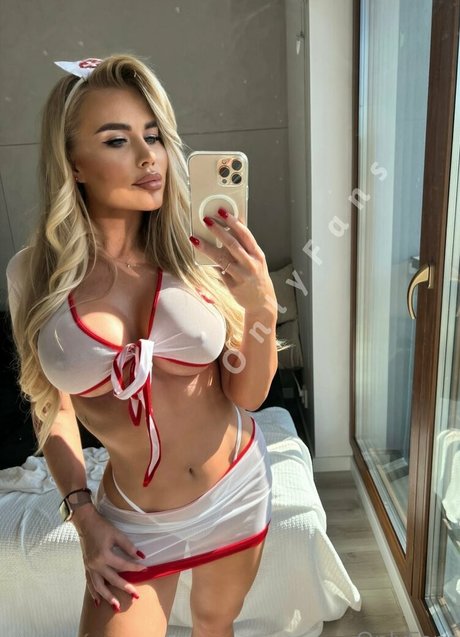 Noele Natalia haut de star du porno des photos