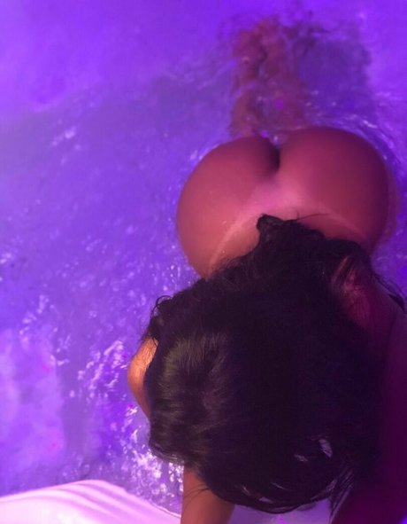 renataryos étoile nue des photos