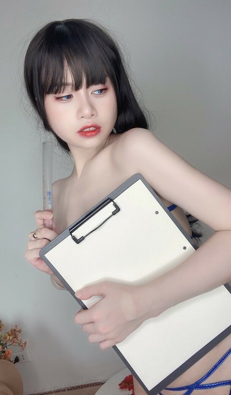 Riribonni jolie star du porno des photos