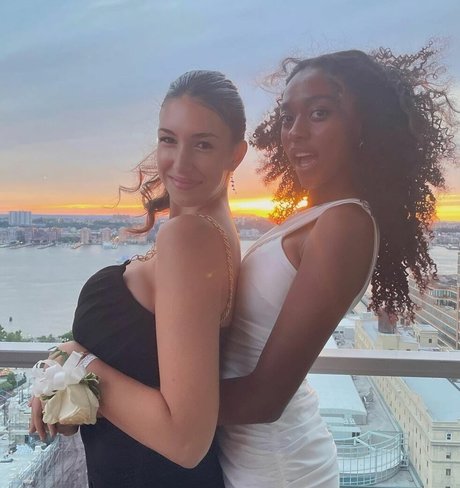 Leilani Azalea star du porno belle images