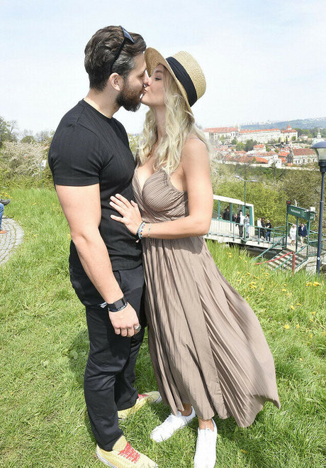 Barbora Mottlova star du porno gratuit img