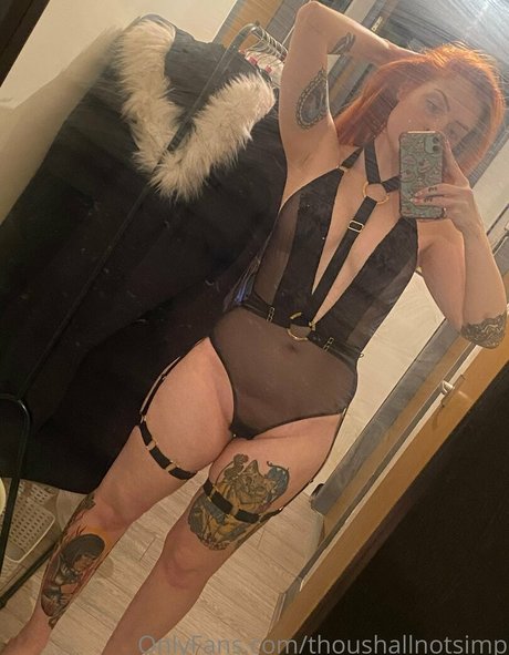 thoushallnotsimp actrice érotique photo