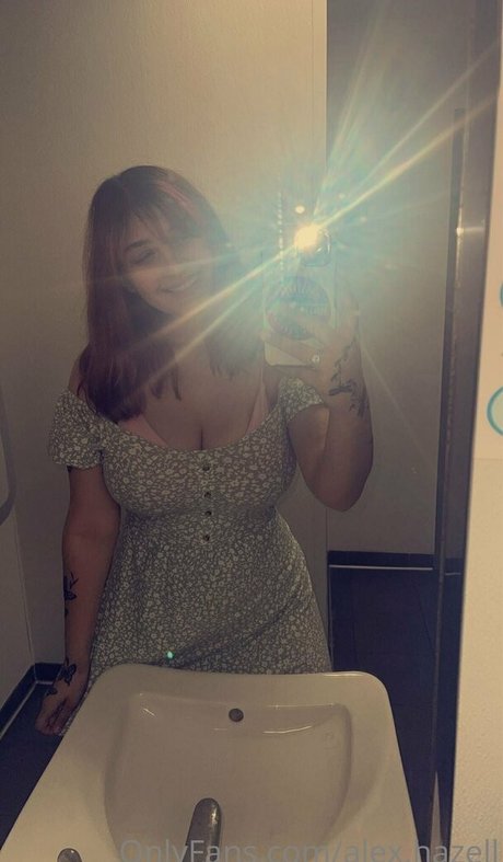 alex hazell modèle sympa photo