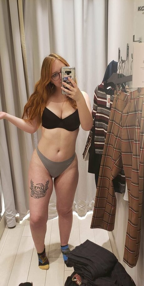 dailyavajune étoile exclusive images