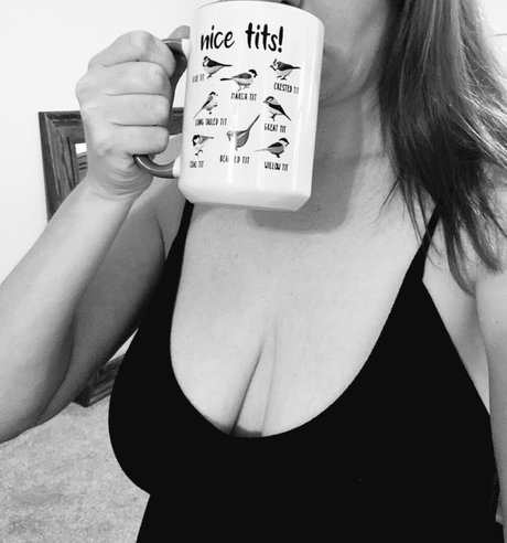 Allie Q modèle nu images