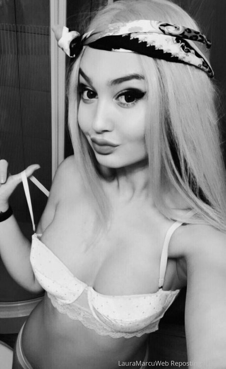 lauramarcuweb free nus de stars du porno galeries