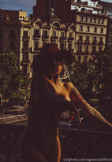 agataruizofficial modèle porno archive