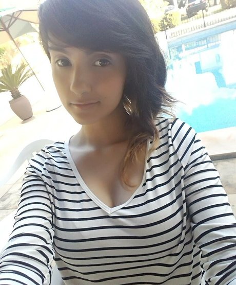 Riyuuka actrice exclusive photo