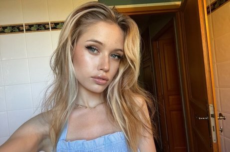 Seckooh modèle nu photo