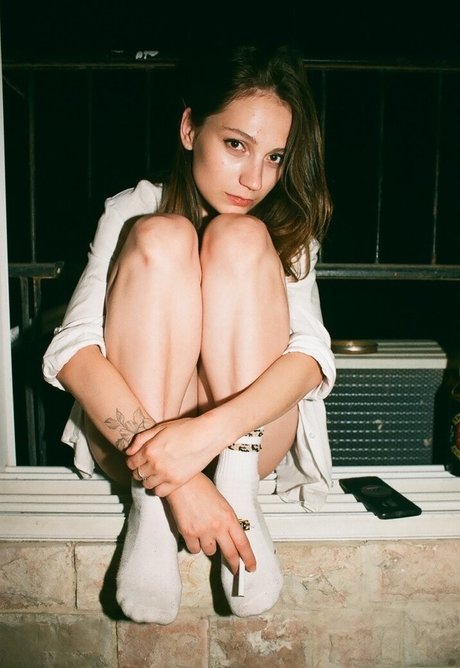 Nastya Pavonskaya star érotique images