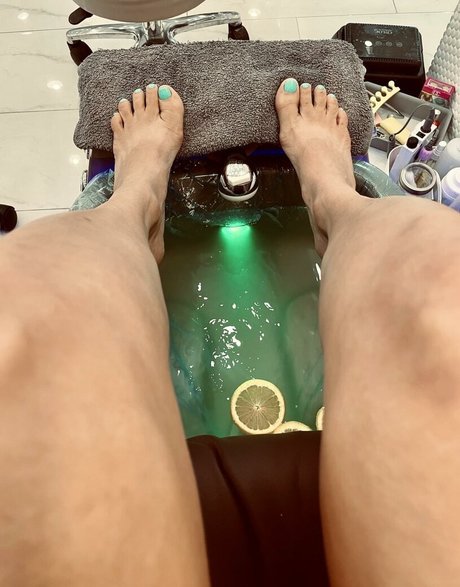 LillyBehave top star photo