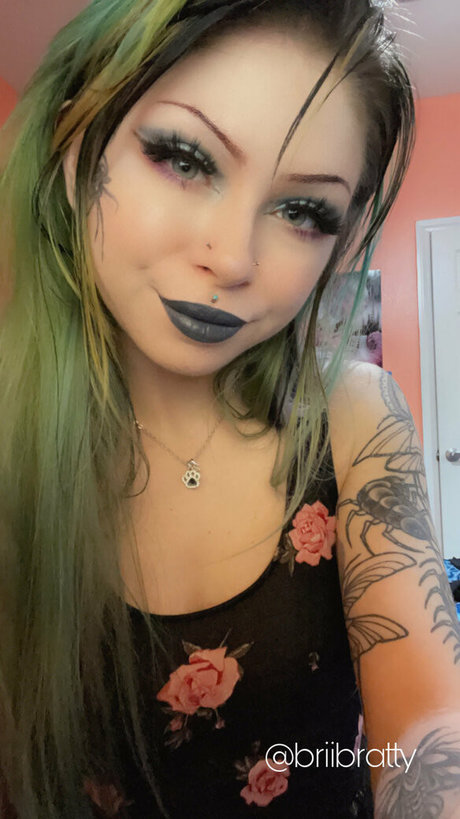 battydoll actrice hd photos