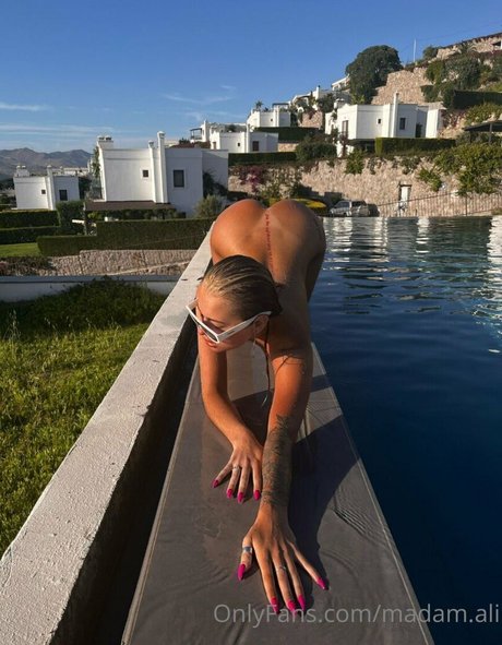 Madam ali actrice hd photos