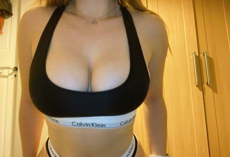 SportsbraTaylor star du porno parfaite image