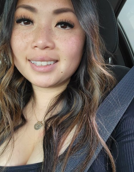 Miss Jee Yung star du porno en haute qualité images