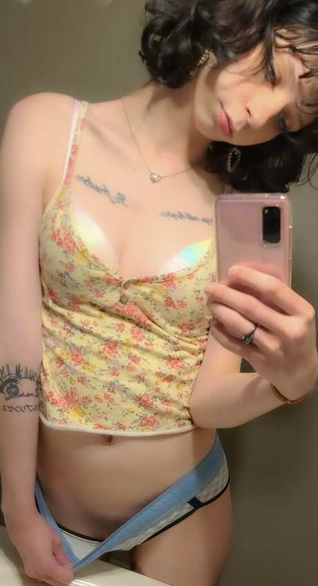 angeltwat actrice exclusive image