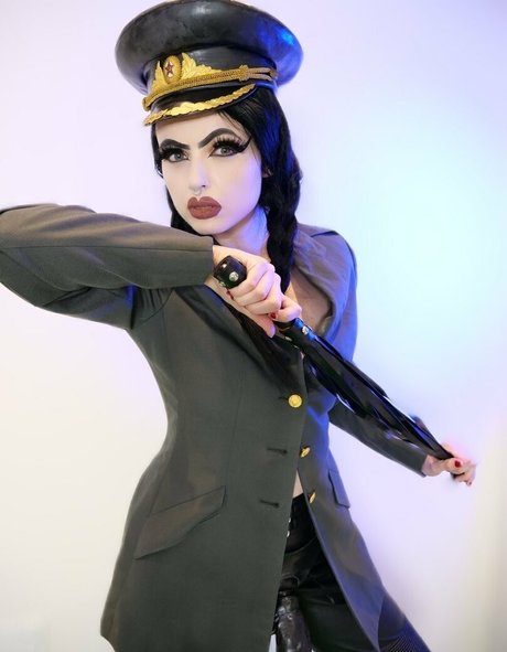 Empress Poison actrice parfaite des photos