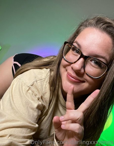 darlingxxxjones star pornographique archive