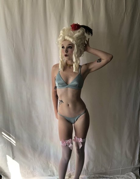 lilyevansfree star du porno érotique photo