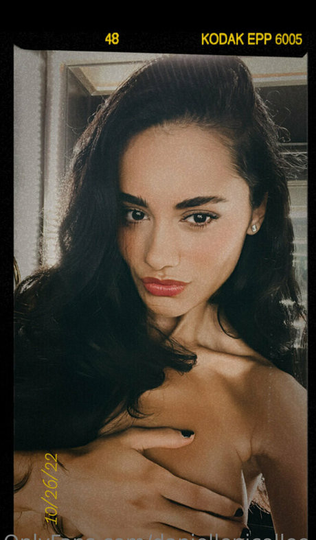 daniellenicollee actrice porno des photos