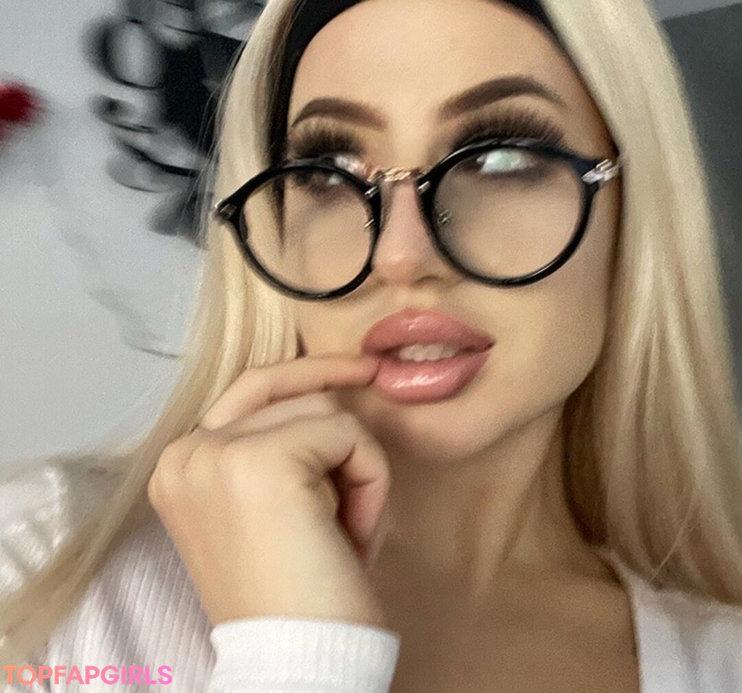 Makeeva69 star pornographique photos