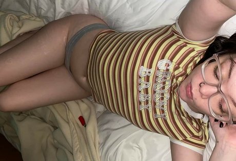 Lilac Lullaby star du porno érotique photo