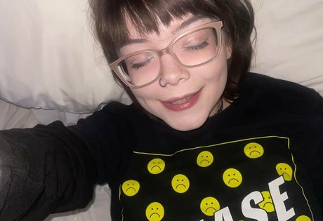 Lilac Lullaby actrice hd images