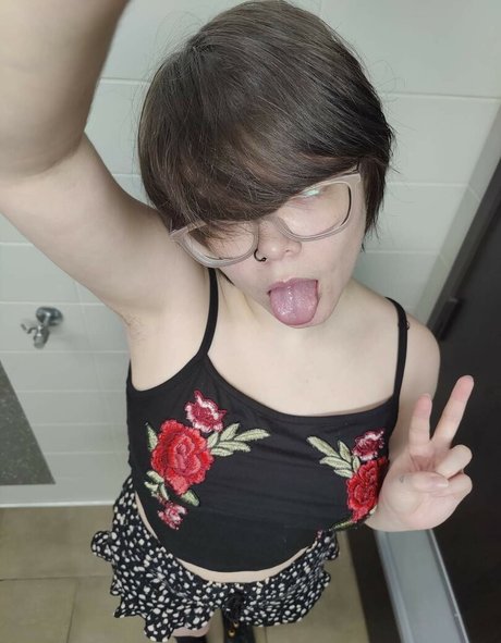 Lilac Lullaby star du porno parfaite photos