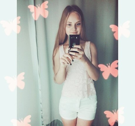 Emily Cutie nus de stars du porno img