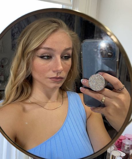 Hannah Alyssa Woods modèles nus galeries