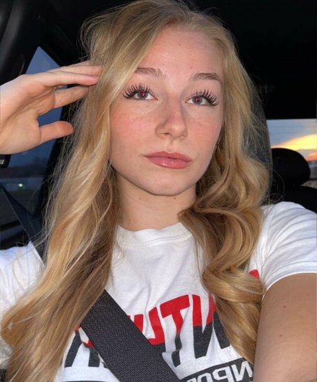 Hannah Alyssa Woods star du porno nue photos