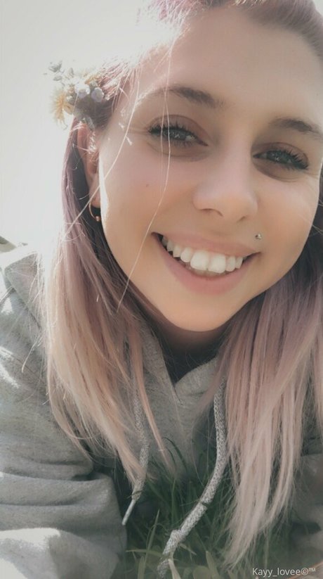 kayy lovee art modèle des photos