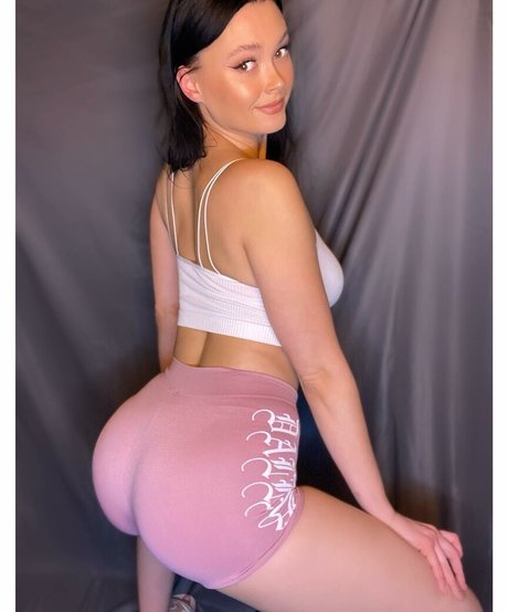 Michelleyroo meilleur modèle img