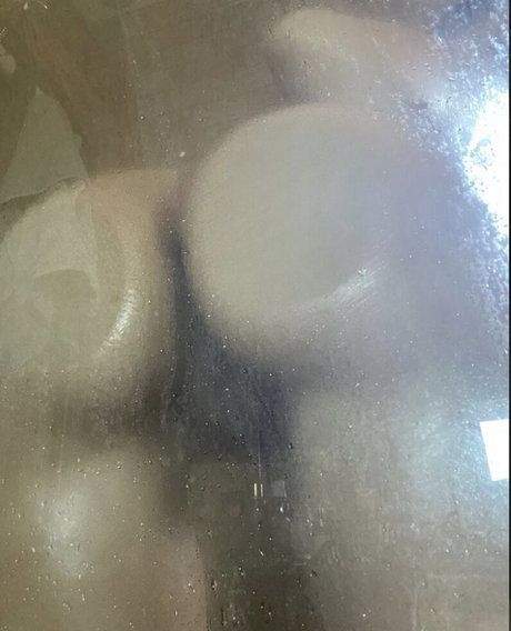 chatte nue onlyfans pornographique nu archive