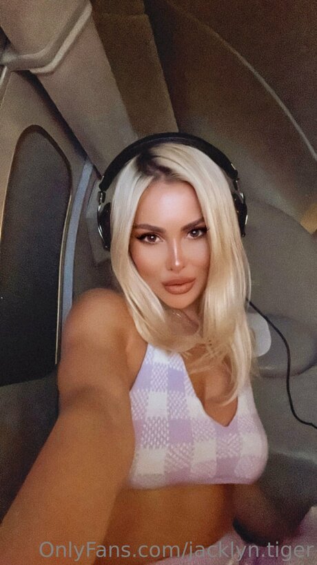 Jacklyn tiger actrice de nus photo