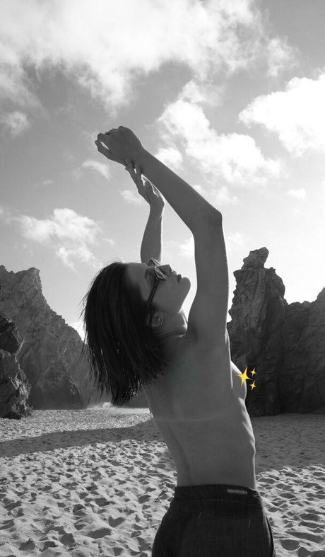 onlysukiclub free modèle nu galerie