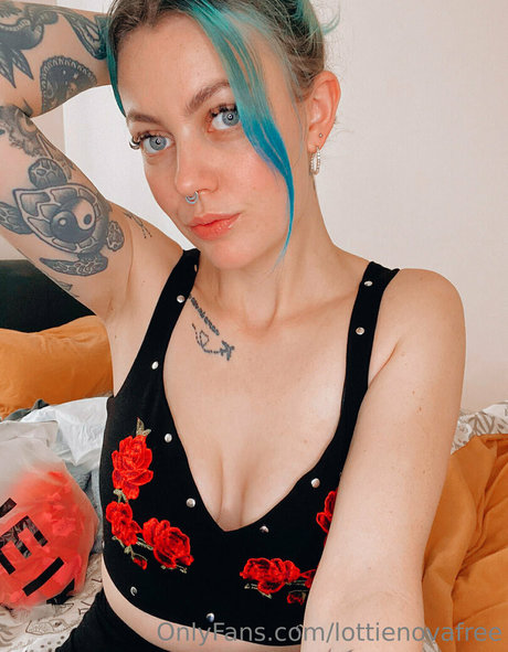 lottienovafree star du porno hd des photos