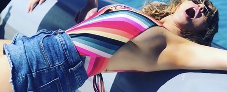 Tara Strong étoile xxx galeries