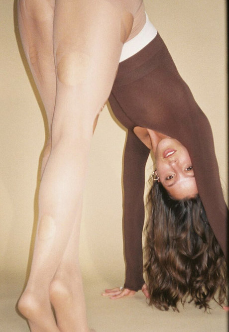 Izzybizzyspider nus star du porno galerie