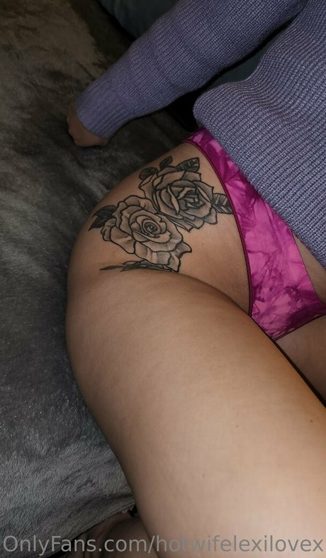 hotwifelexilovex modèle magnifique photo