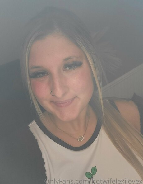 hotwifelexilovex xxx étoile img