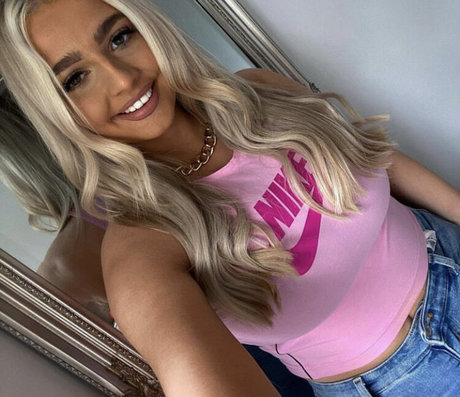 Elizabeth Taylor mannequin photos