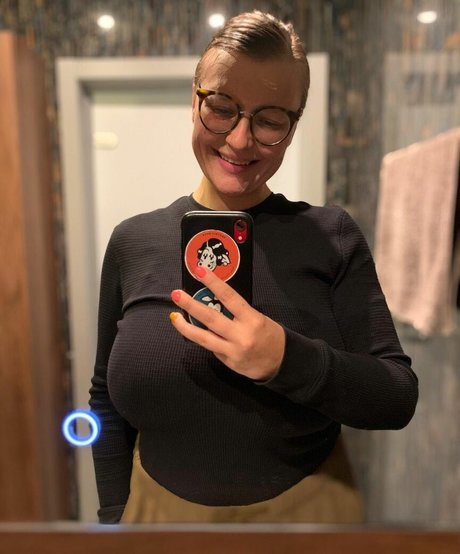 Veronika Ivanova actrice sexy photo