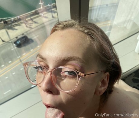 ariberry nus star du porno img