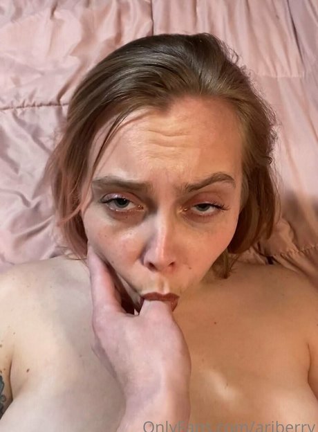 ariberry star du porno sexy des photos