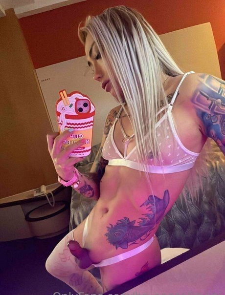 brunaasalimeni actrice chaude des photos