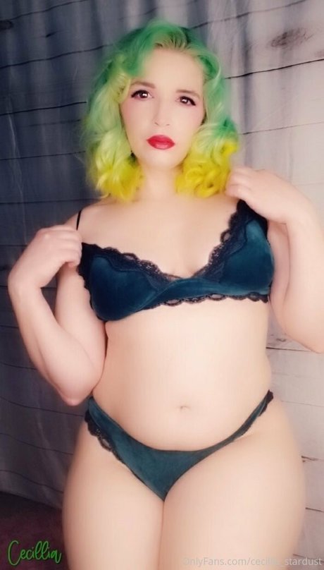 jeunes nus onlyfans belle définition galerie